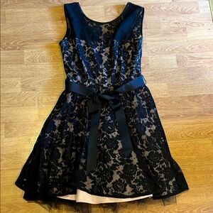 Betsy&Adam Elegant Black Lace Dress